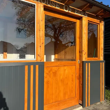 House Of Eden- Private Family In Terme Catez With Free Pool Tickets