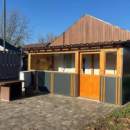 House Of Eden- Private Family In Terme Catez With Free Pool Tickets